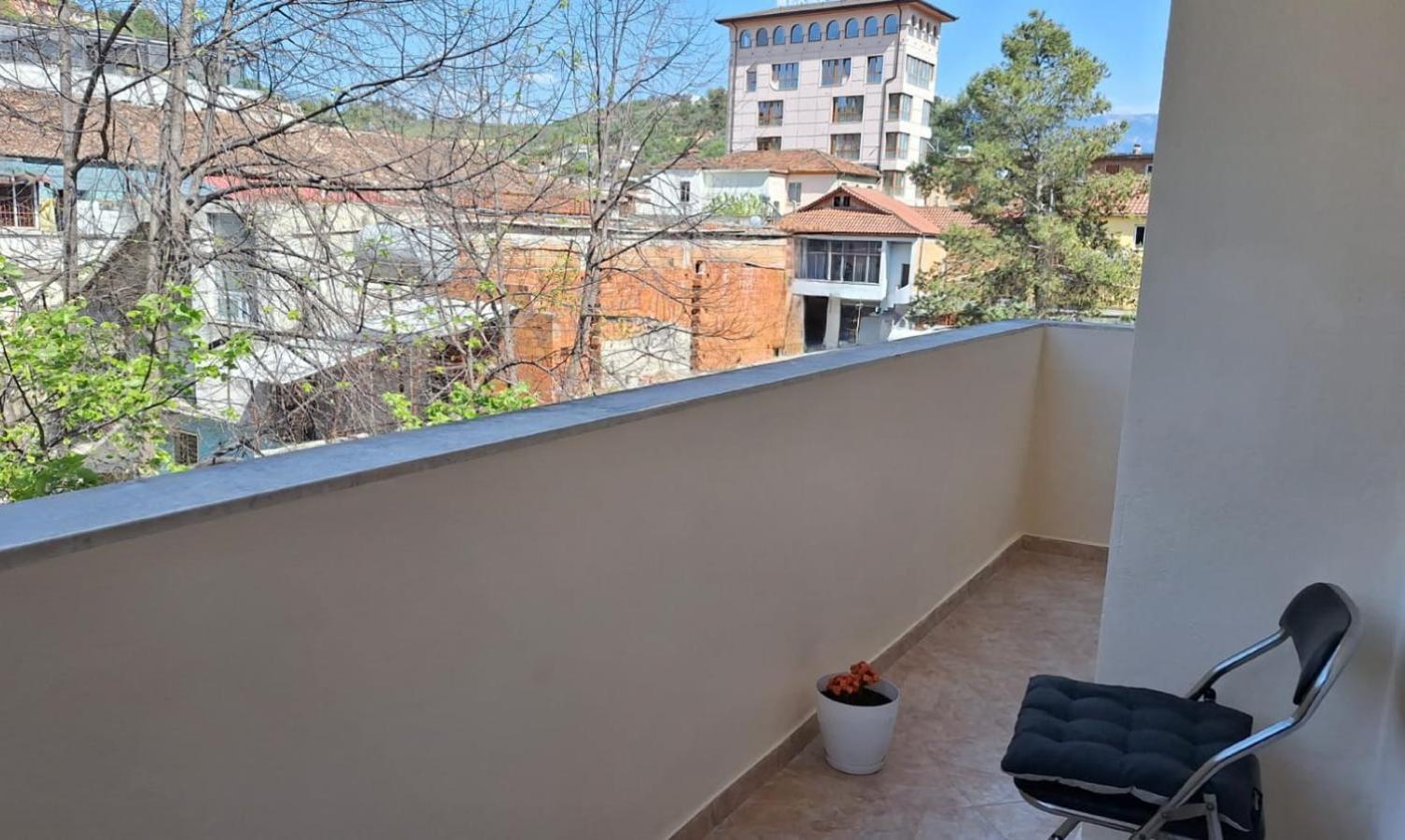 Promenade Apartment In City Centre 培拉特 外观 照片